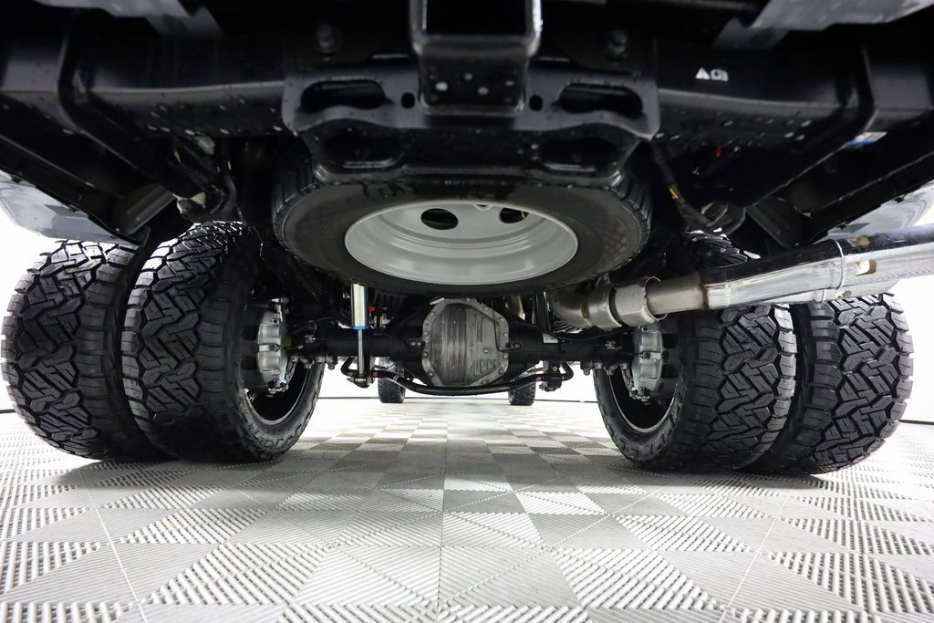 Used 2025 Ford F450 Platinum w/ FX4 Off-Road Package image 57