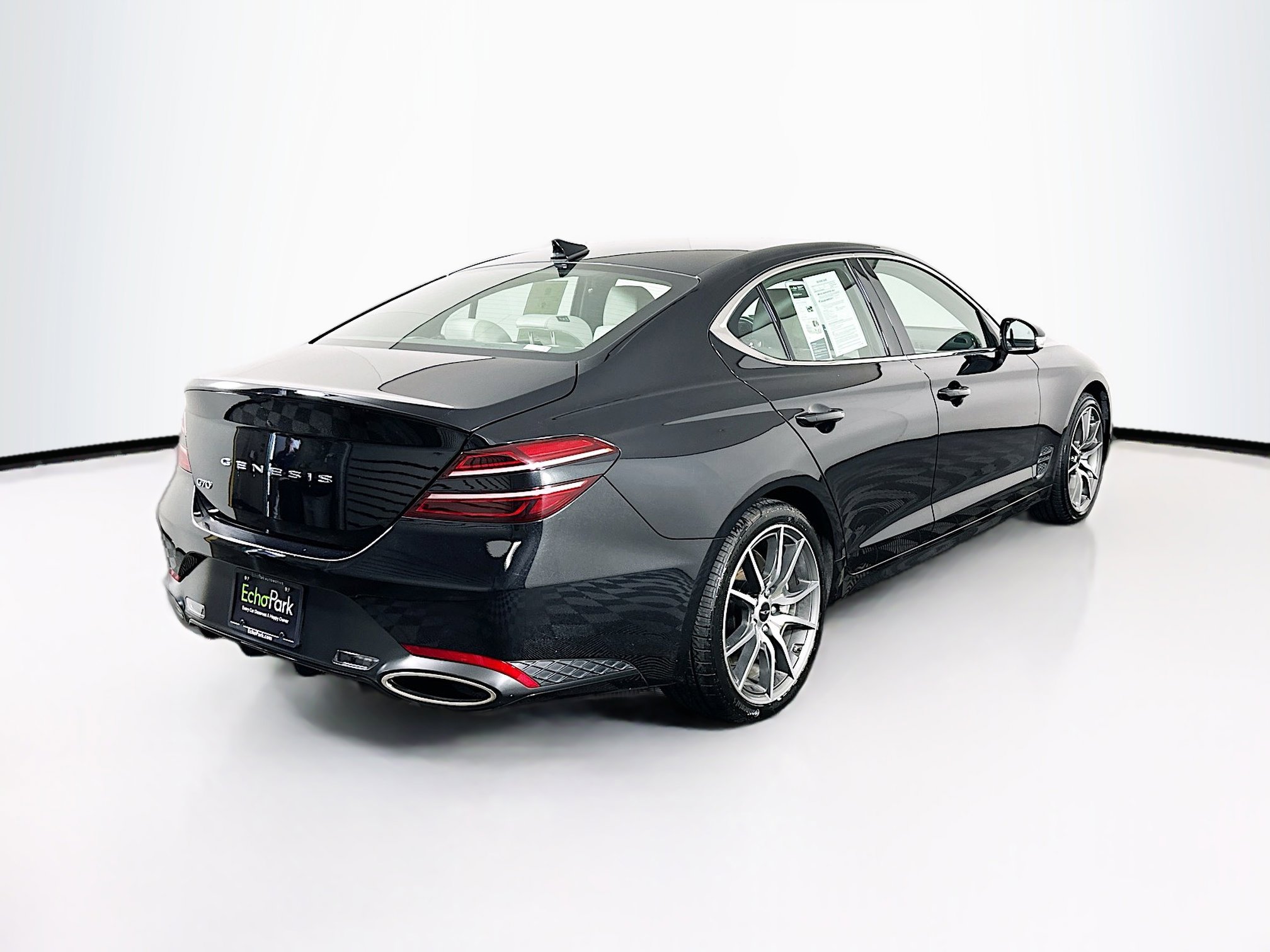 Used 2025 Genesis G70 2.5T image 9