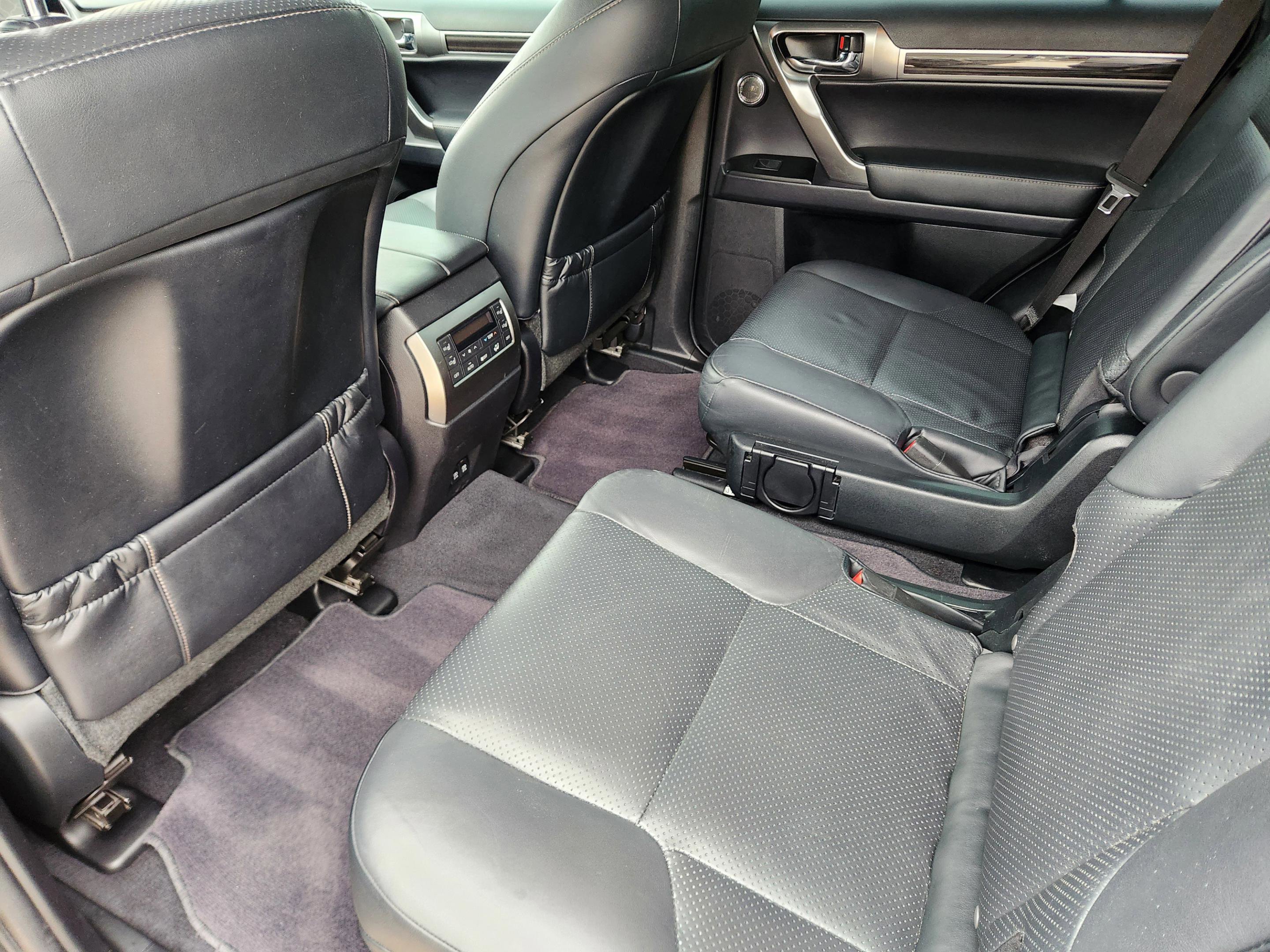 Used 2022 Lexus GX 460 Luxury w/ Sport Design Package AWD/4WD image 28