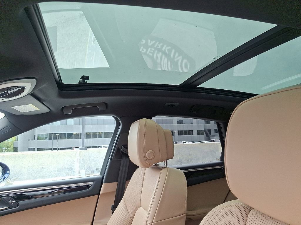 Certified 2025 Porsche Macan image 16