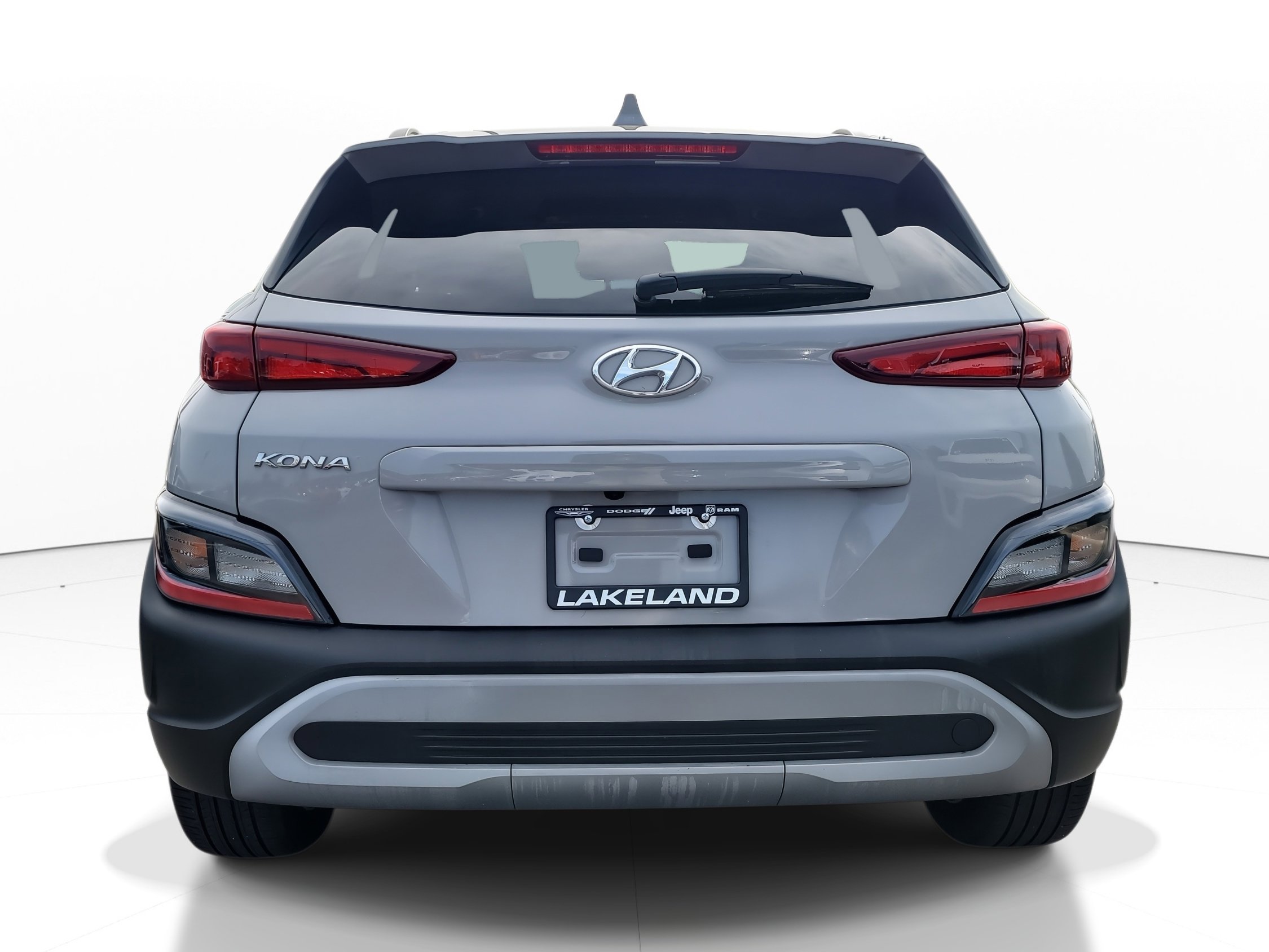 Used 2023 Hyundai Kona SEL w/ Cargo Package FWD image 5