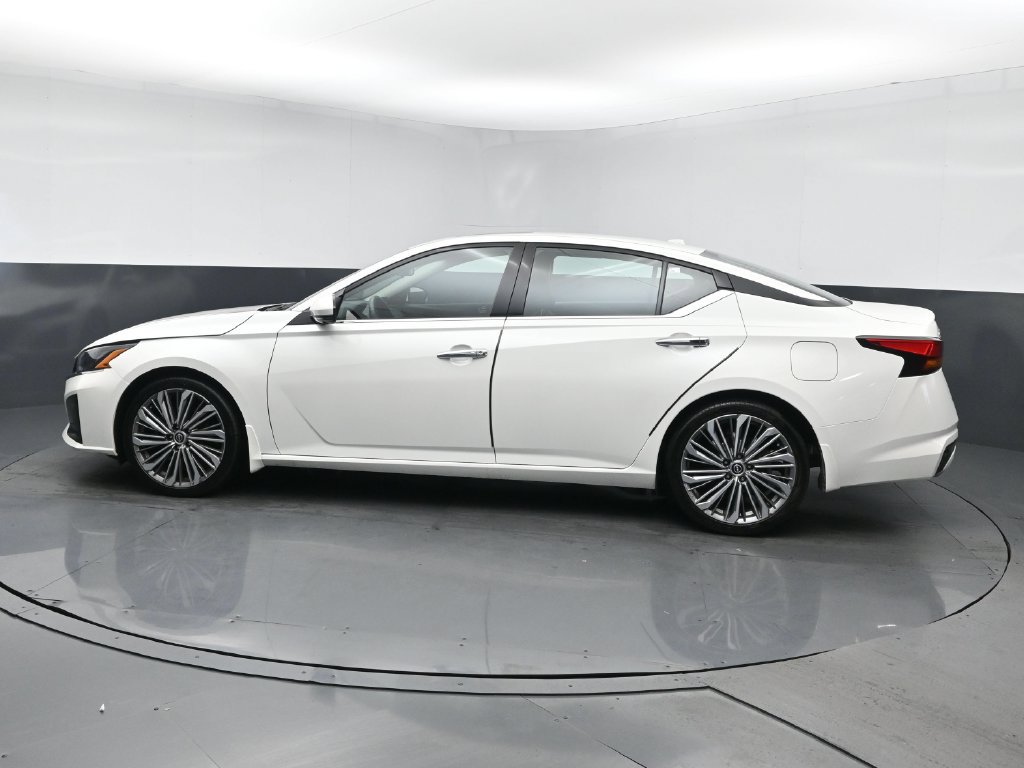 Used 2024 Nissan Altima 2.5 SL FWD image 4