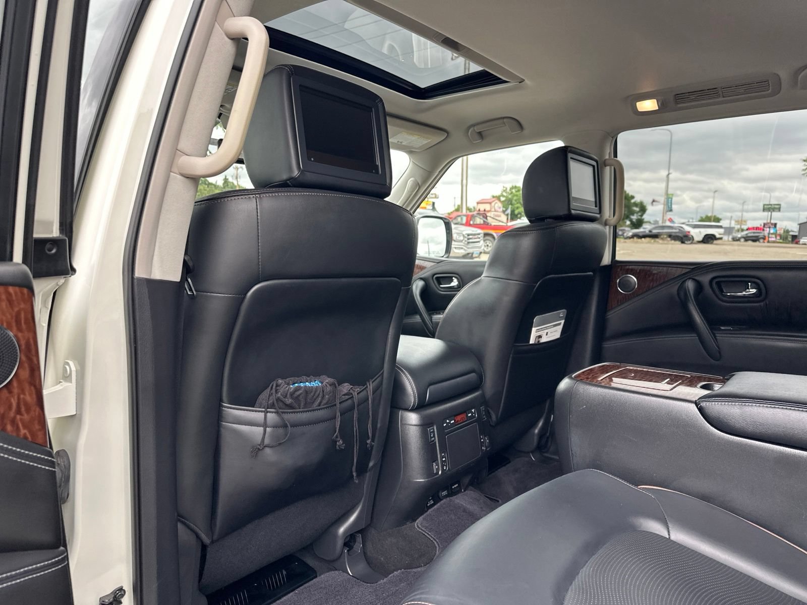 Used 2020 Nissan Armada Platinum w/ Captain's Chairs Package AWD/4WD image 20