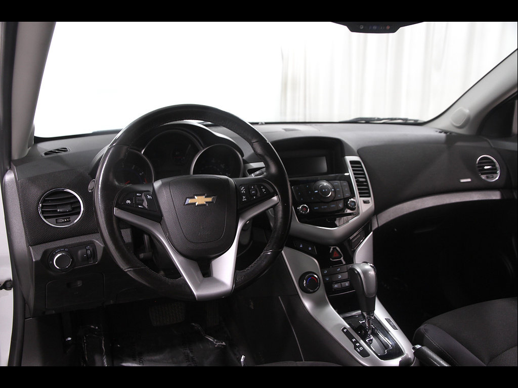 Used 2014 Chevrolet Cruze LT FWD image 6