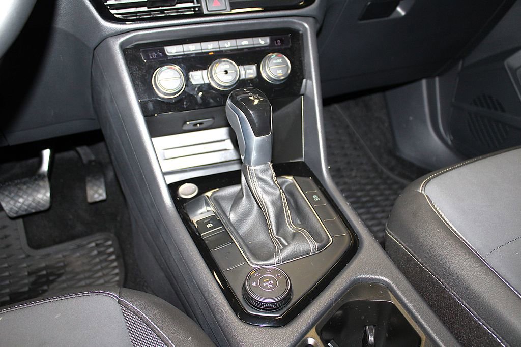 Used 2024 Volkswagen Taos SE AWD/4WD image 21