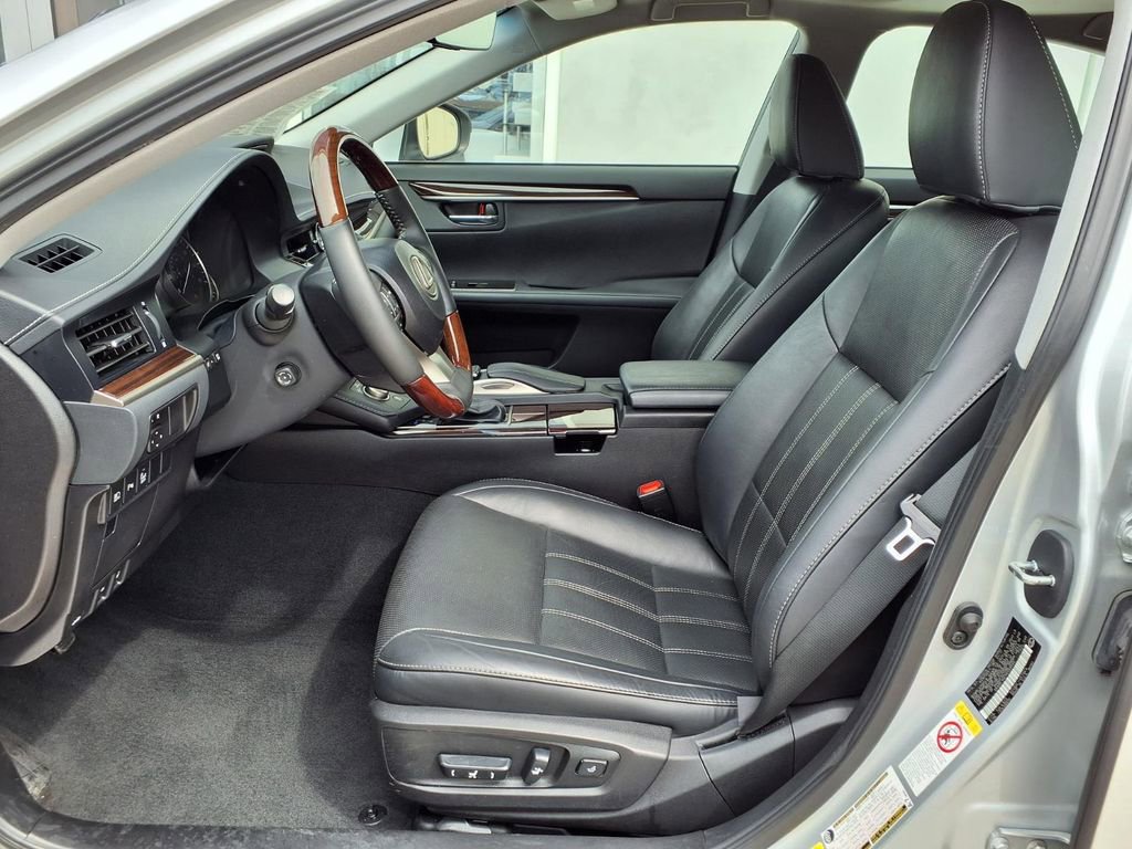 Used 2017 Lexus ES 350 w/ Luxury Package FWD image 7