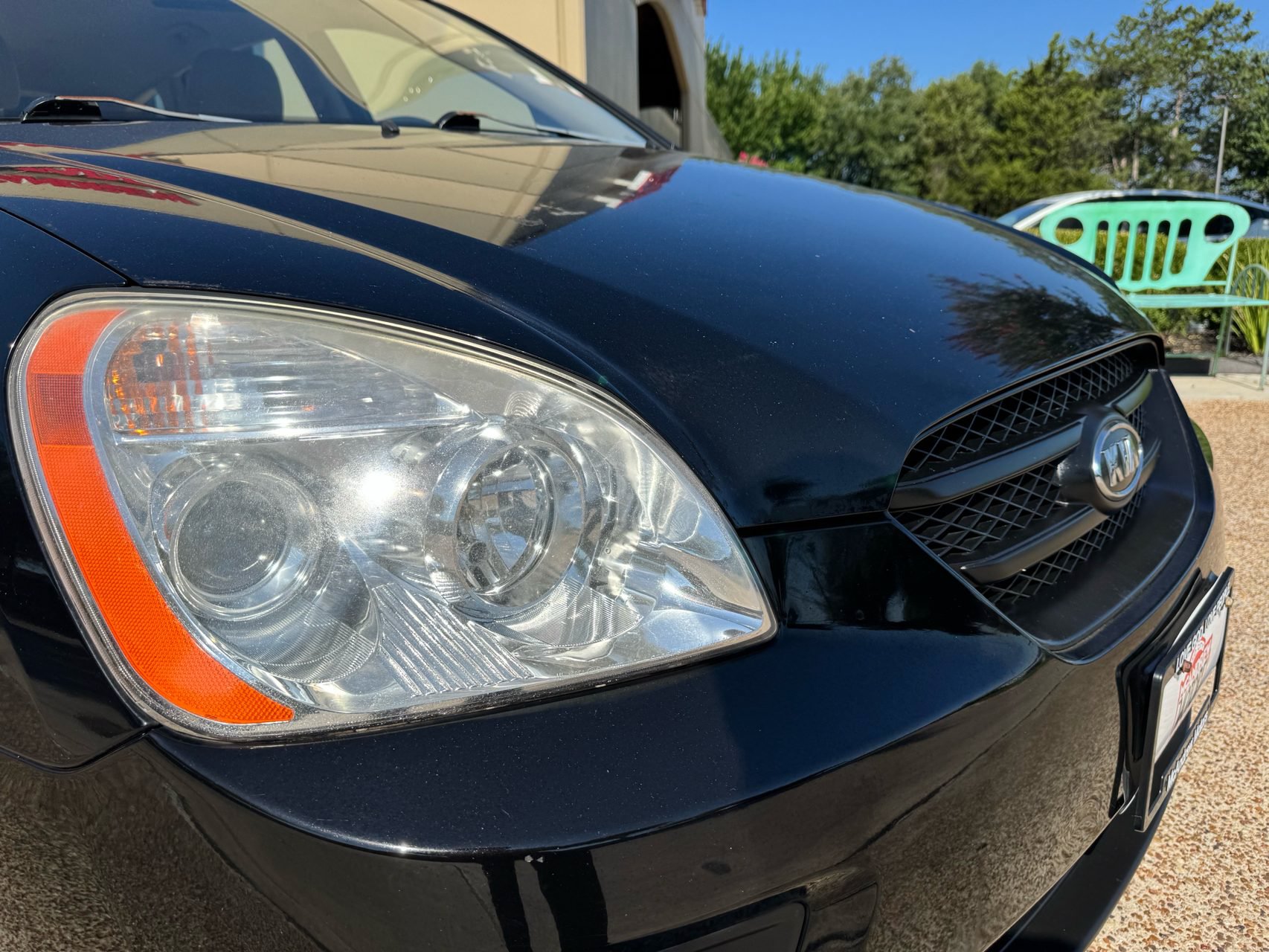 Used 2008 Kia Rondo LX FWD image 2
