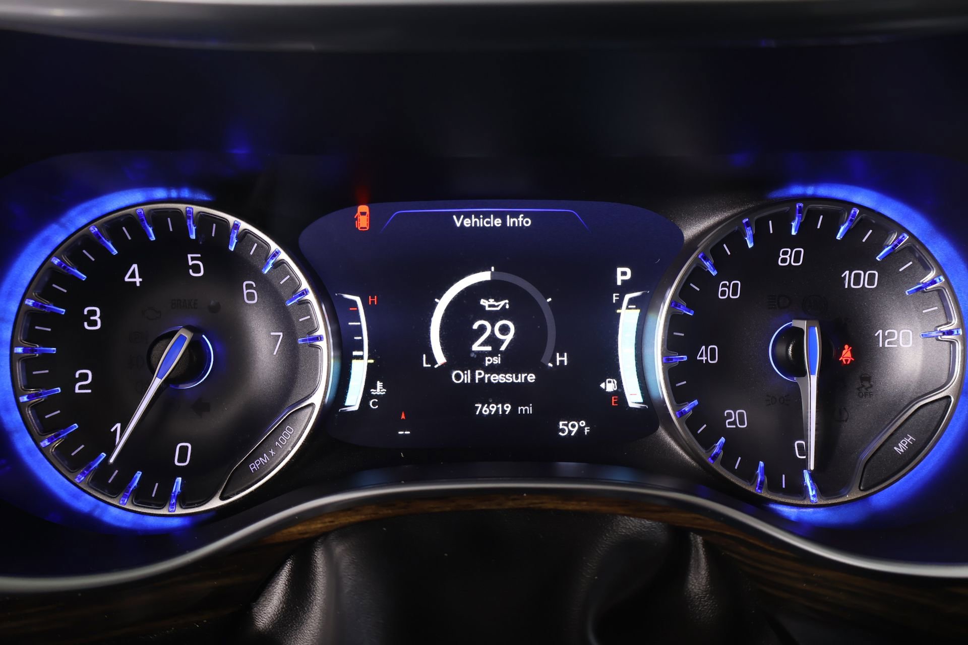 Used 2023 Chrysler Pacifica Limited image 4