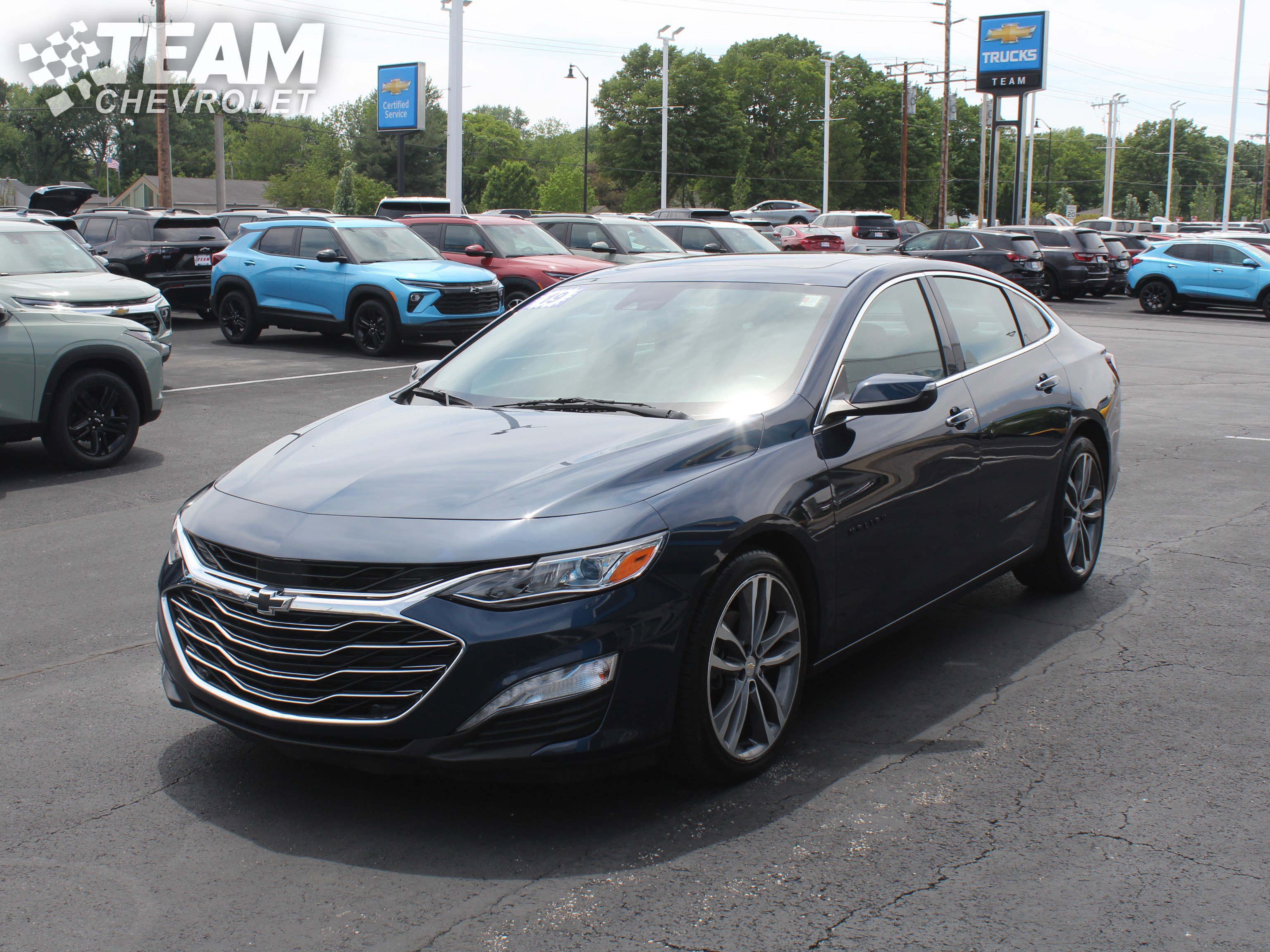 Used 2019 Chevrolet Malibu Premier w/ Sun and Wheel Package FWD image 8