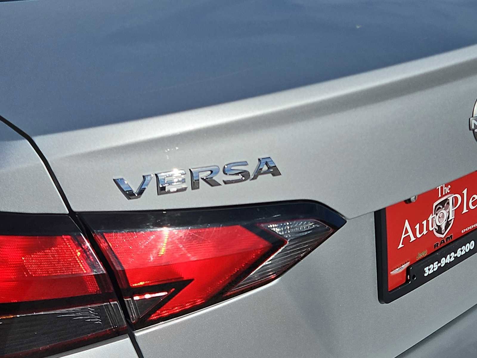 Used 2024 Nissan Versa SV w/ Trunk Package image 11