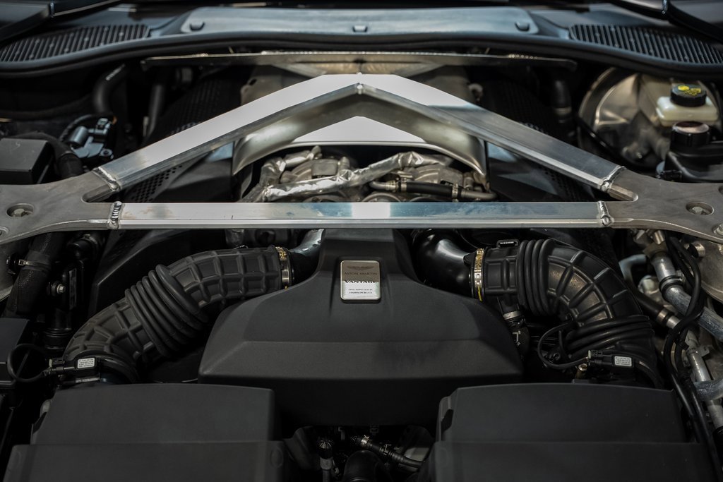 Used 2020 Aston Martin V8 Vantage Coupe image 56