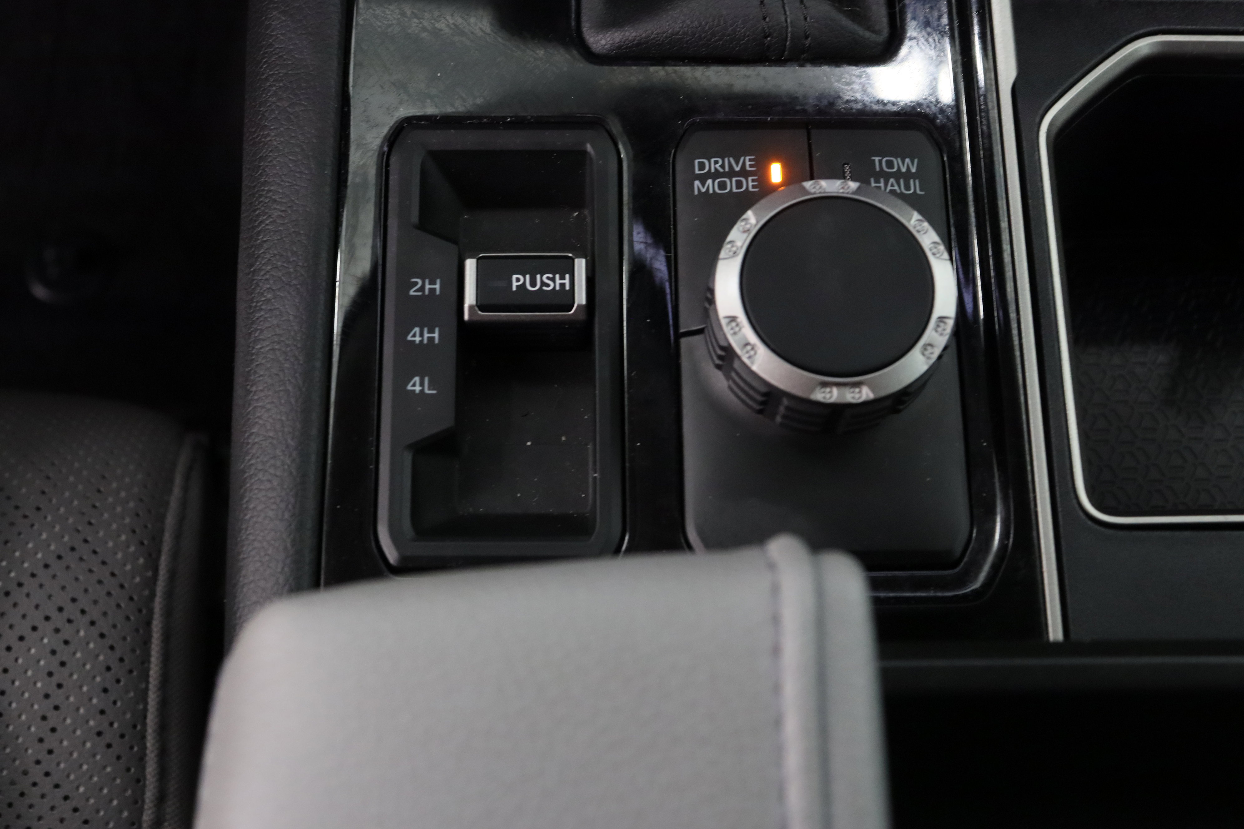 Used 2024 Toyota Tundra Limited image 24