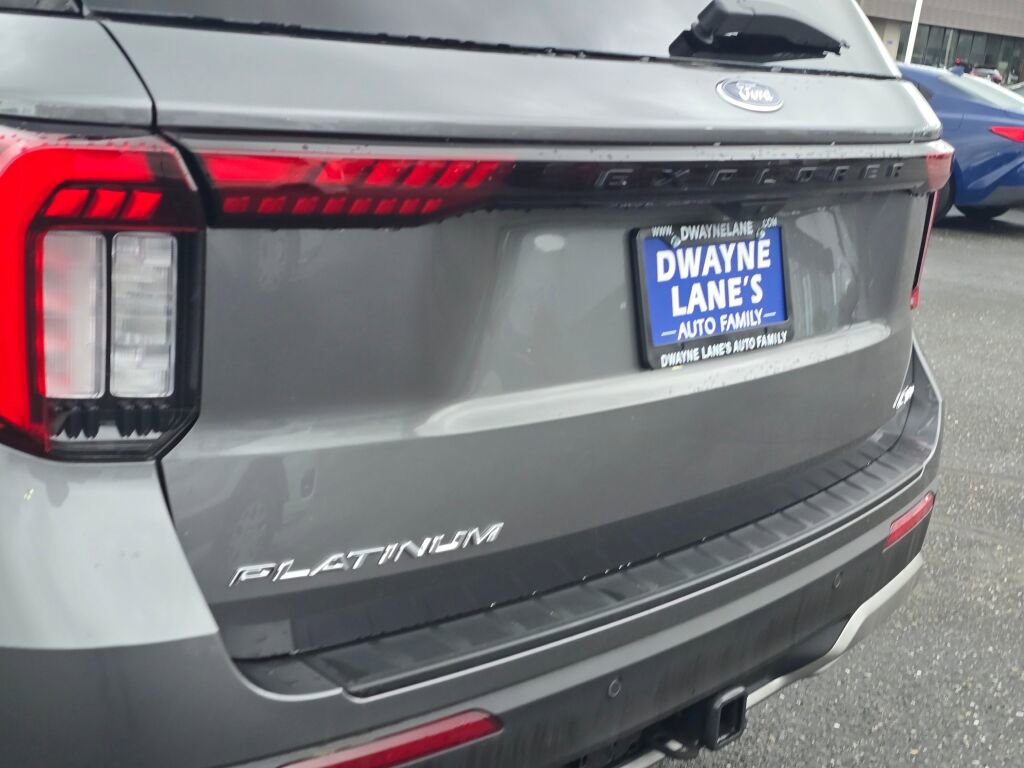 Used 2025 Ford Explorer Platinum AWD/4WD image 8