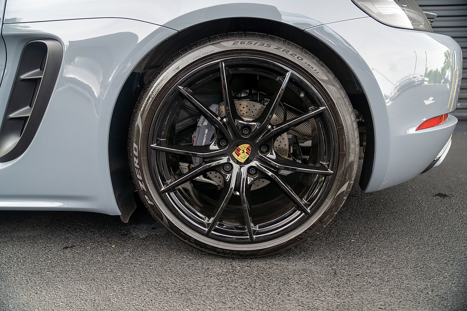 Used 2025 Porsche 718 Cayman RWD image 26
