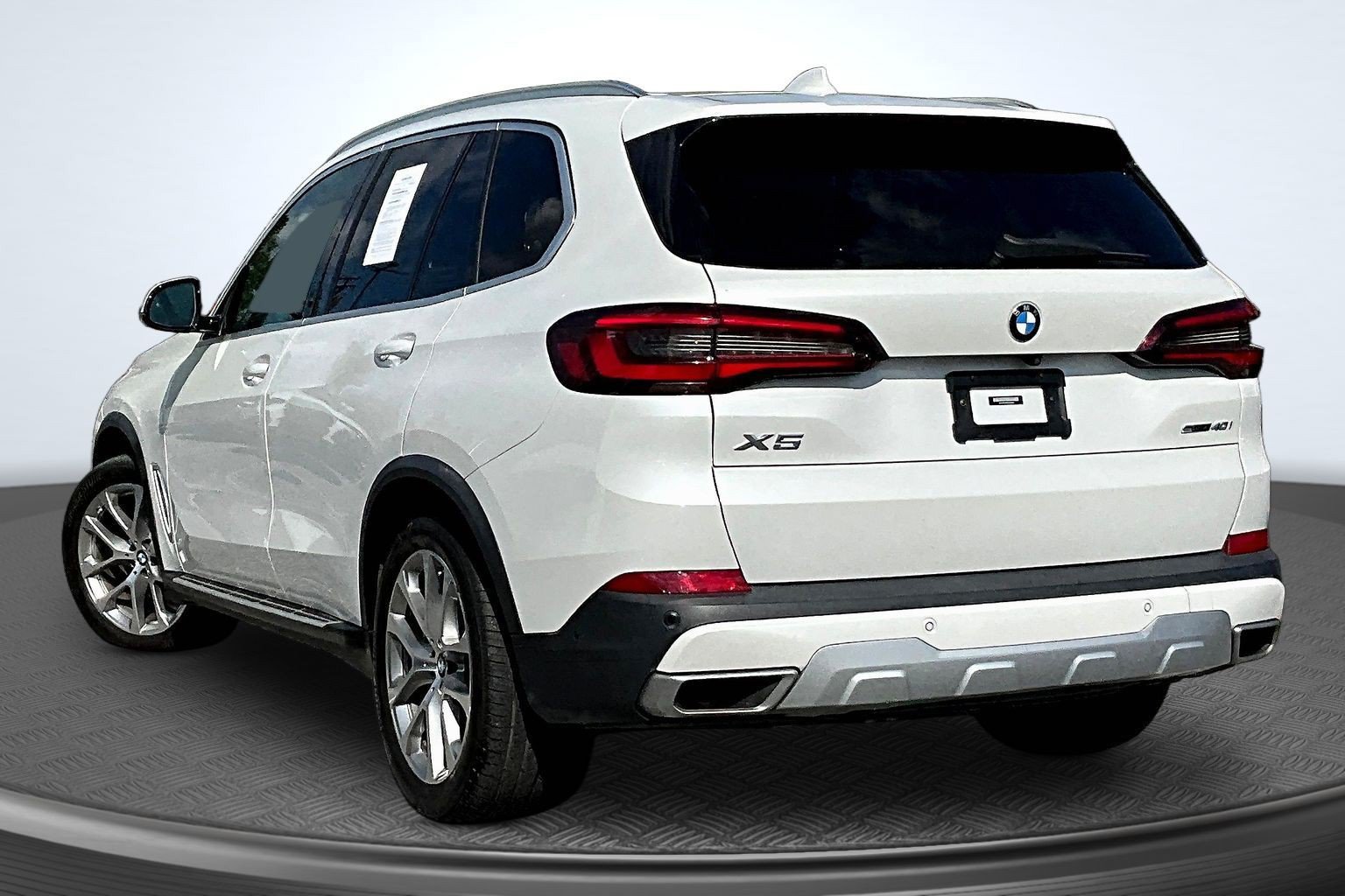 Used 2021 BMW X5 sDrive40i RWD image 3
