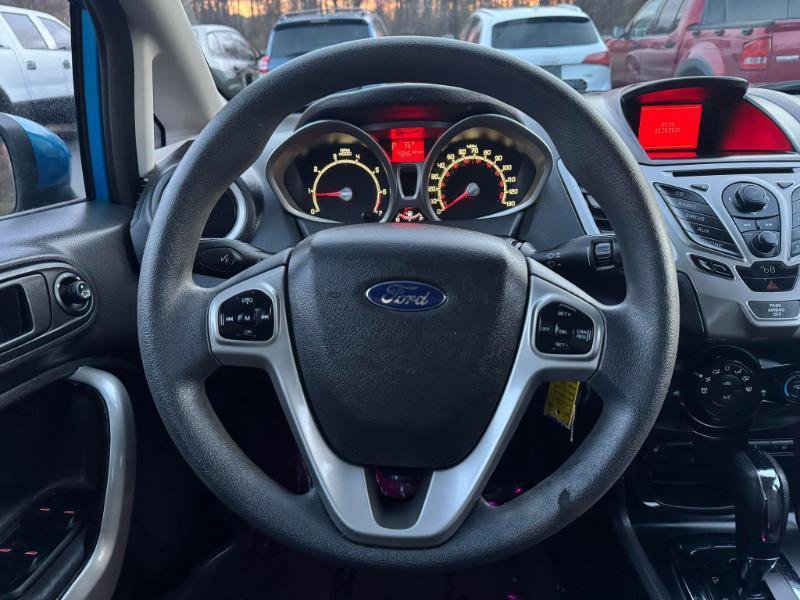 Used 2012 Ford Fiesta SE image 19