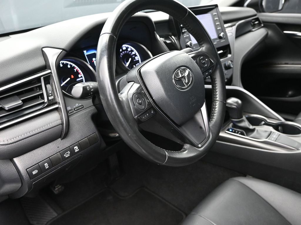 Used 2024 Toyota Camry SE image 12