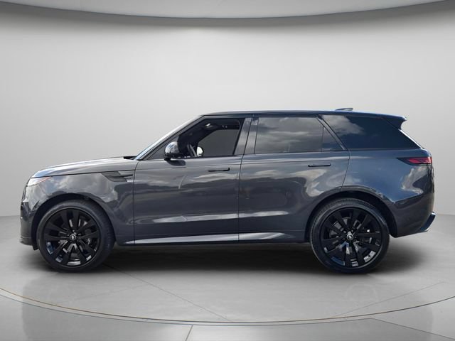 Used 2025 Land Rover Range Rover Sport Dynamic SE AWD/4WD image 3