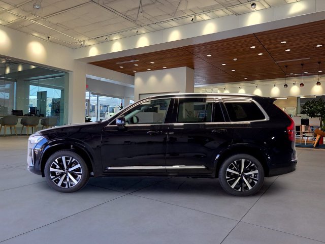 New 2026 Volvo XC90 B5 Core AWD/4WD image 2