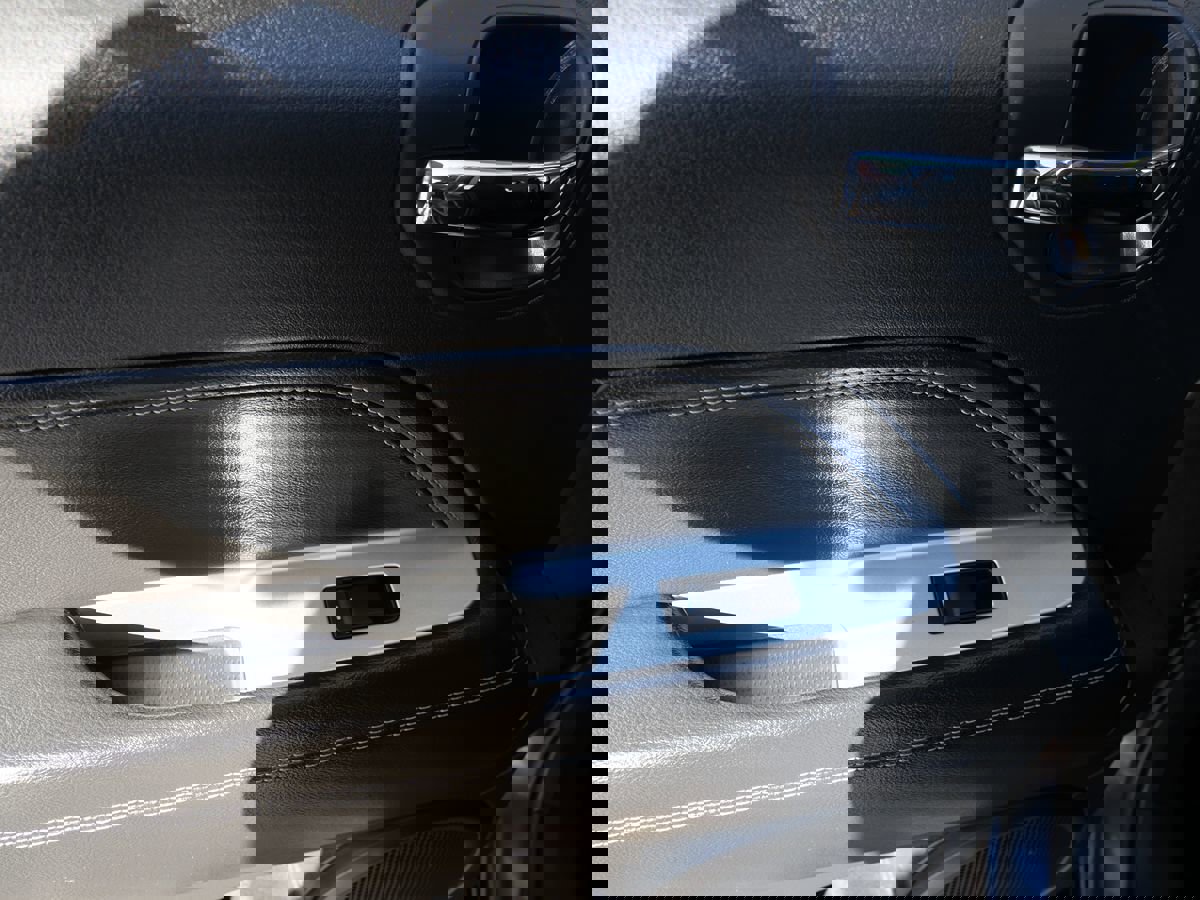 Used 2017 Jeep Compass Latitude image 24