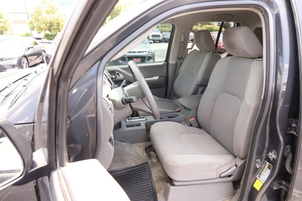 Used 2011 Nissan Frontier SV RWD image 8