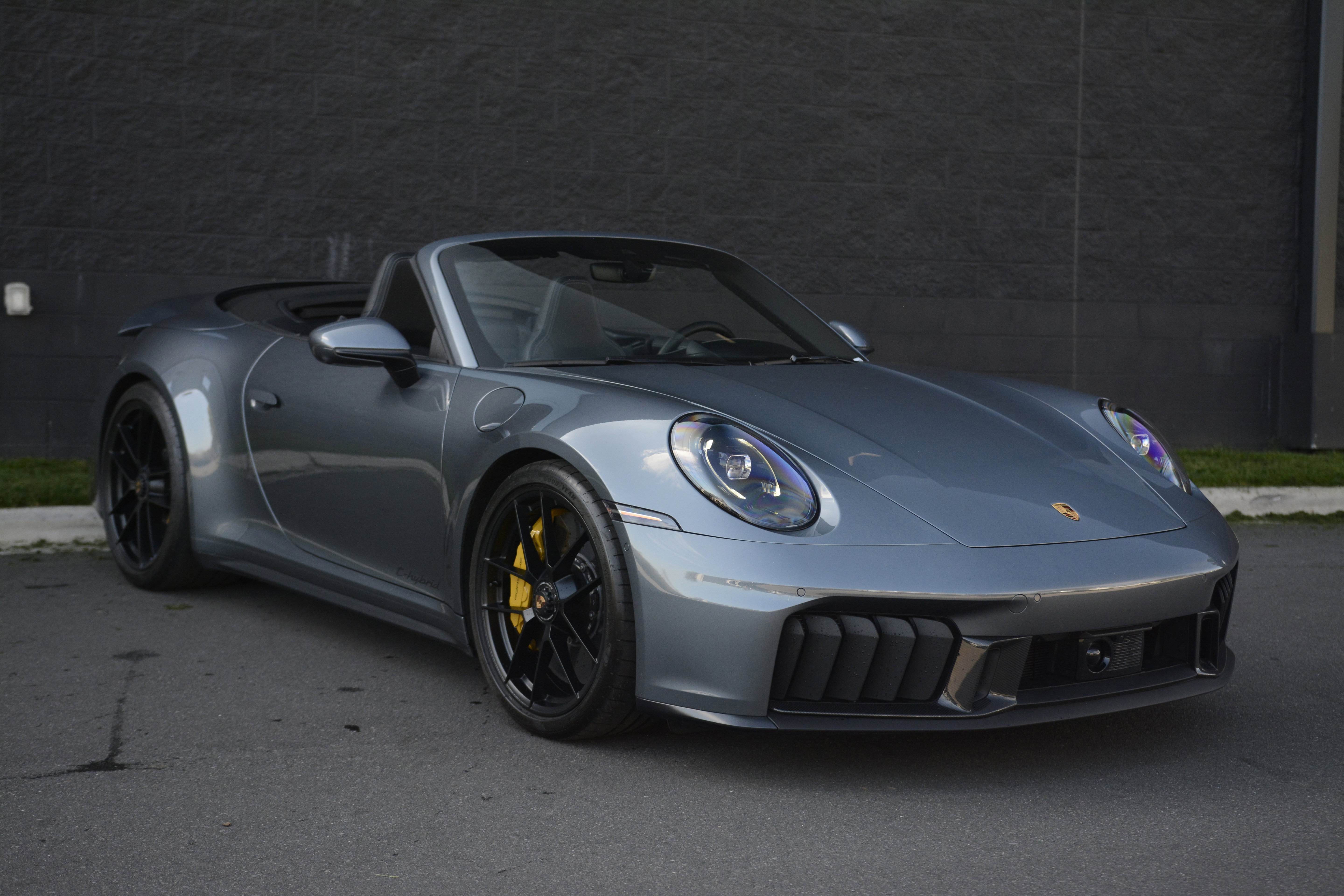 Certified 2025 Porsche 911 Carrera GTS image 9