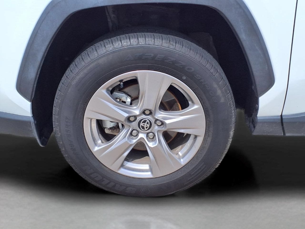 Used 2025 Toyota RAV4 XLE AWD/4WD image 10