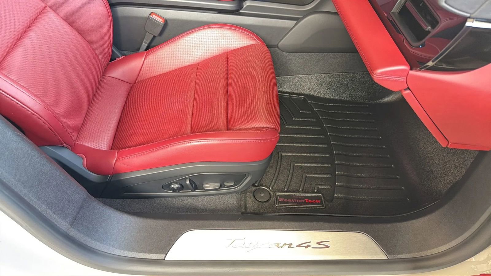 Used 2024 Porsche Taycan 4S w/ Premium Package AWD/4WD image 65