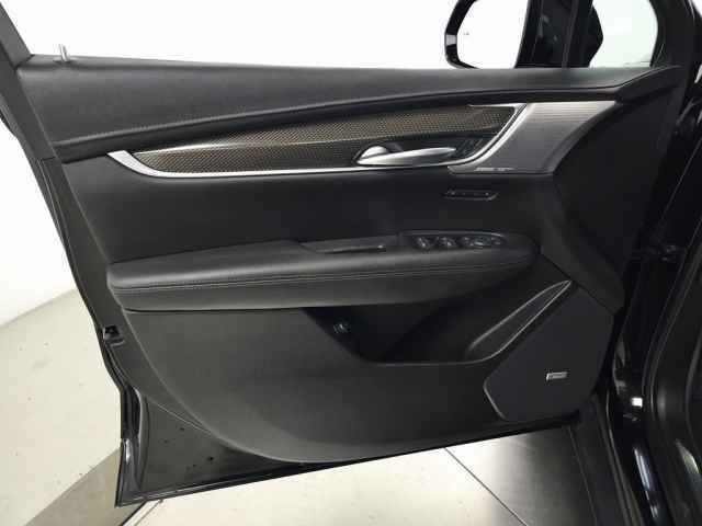 Certified 2022 Cadillac XT5 Sportv w/ Technology Package image 18