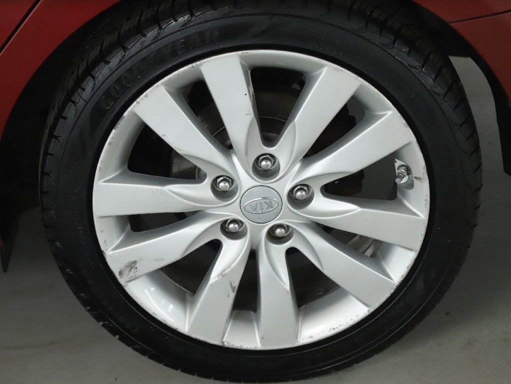 Used 2010 Kia Forte SX image 40