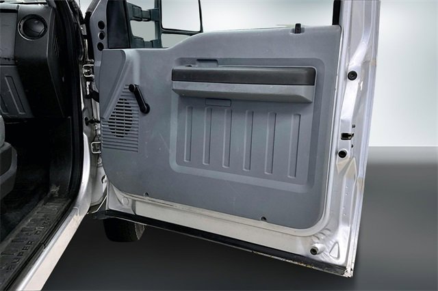 Used 2015 Ford F550 4x4 Regular Cab Super Duty image 19
