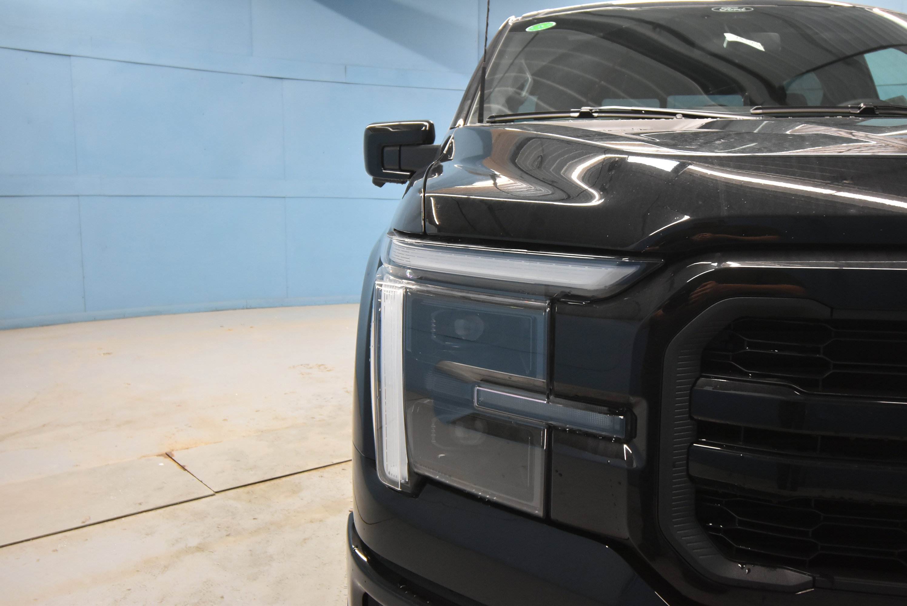 New 2025 Ford F150 Lariat w/ Equipment Group 502A High image 29