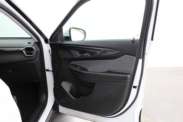 Used 2025 Chevrolet TrailBlazer LT w/ Driver Confidence Package image 52