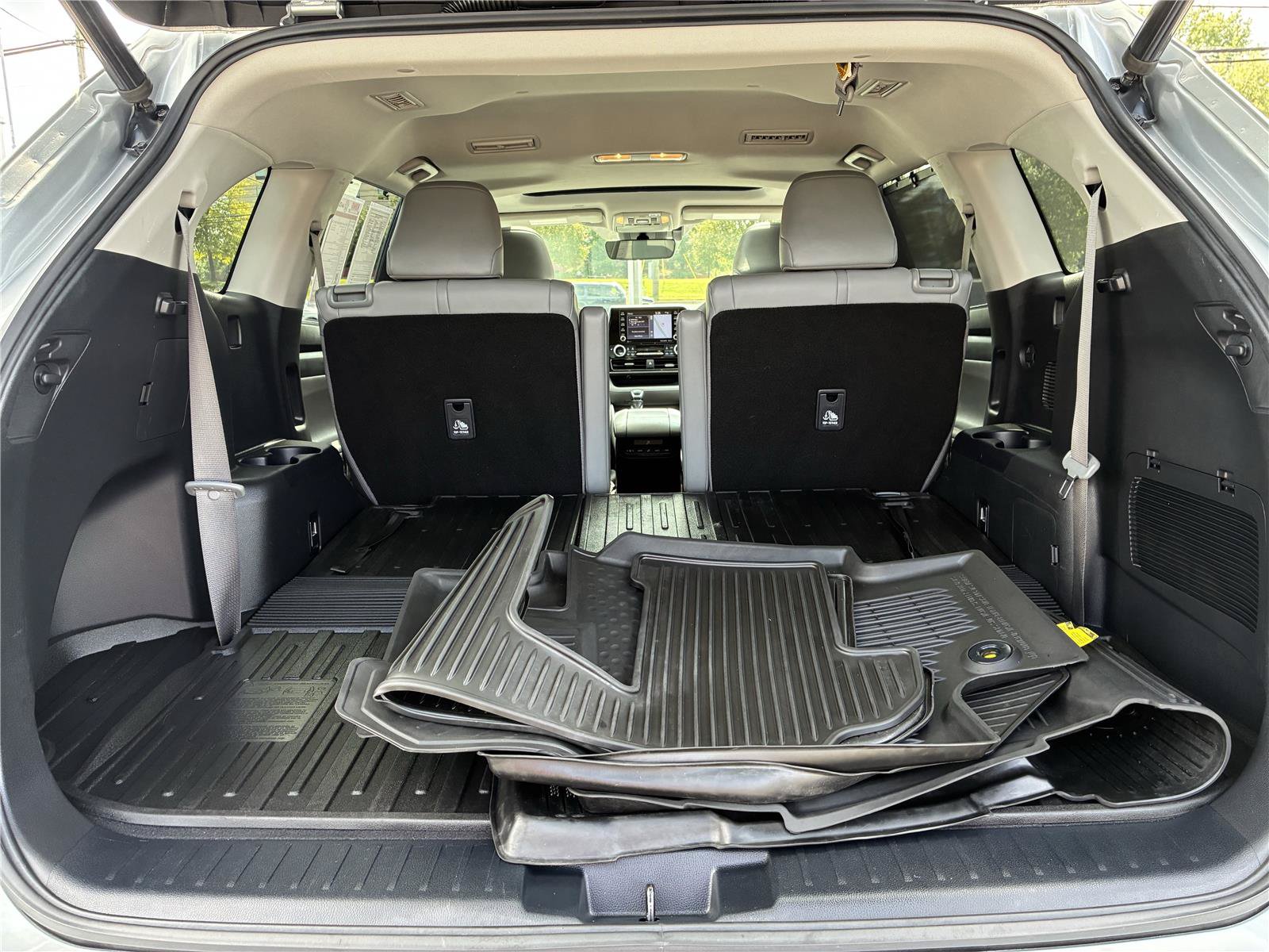 Used 2020 Toyota Highlander XLE w/ Protection Package #3 AWD/4WD image 18