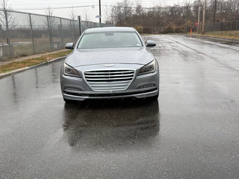 Used 2015 Hyundai Genesis 3.8 image 4