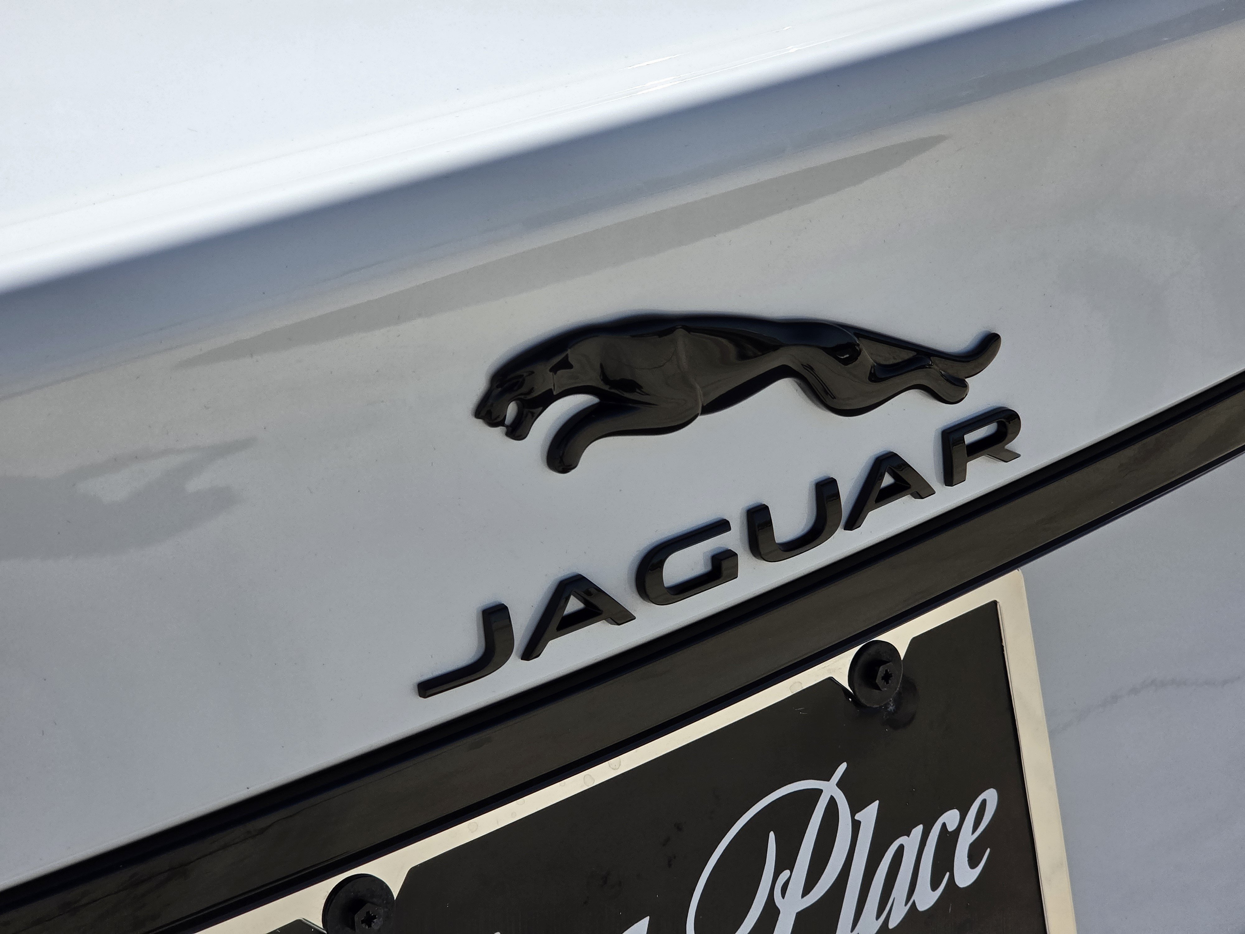 Certified 2024 Jaguar XF R-Dynamic SE AWD/4WD image 35