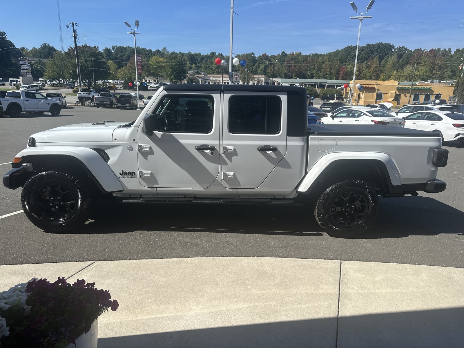 Used 2021 Jeep Gladiator Sport AWD/4WD image 5