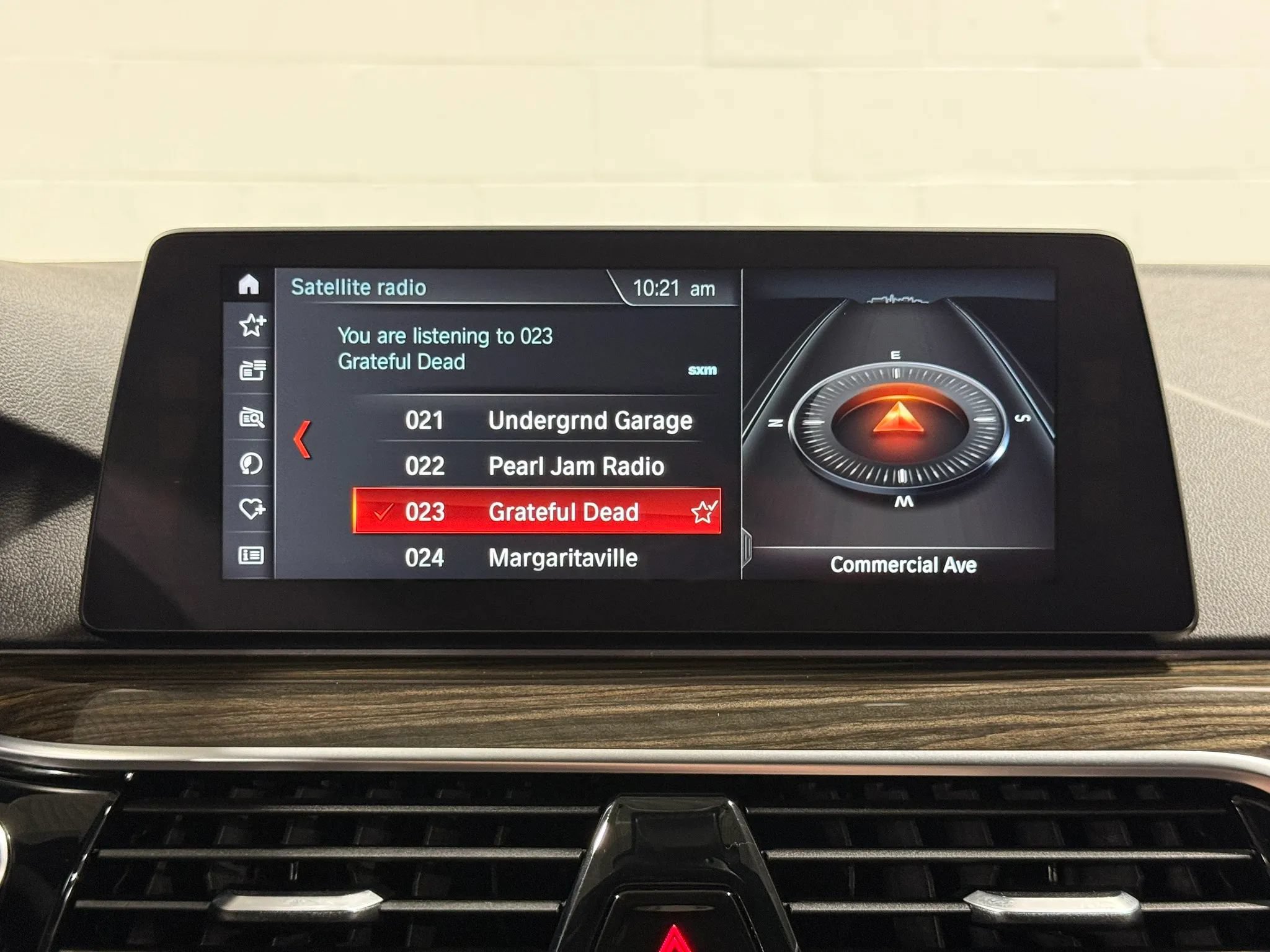 Used 2018 BMW 530e xDrive w/ M Sport Package 2 AWD/4WD image 31