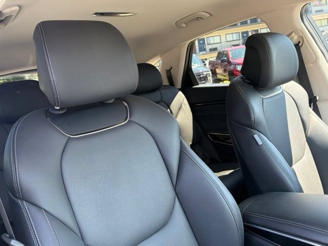 Used 2025 Genesis GV70 2.5T AWD/4WD image 28