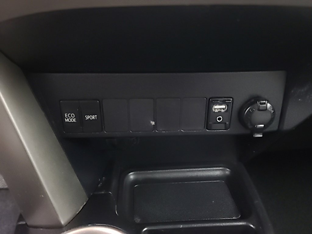 Used 2013 Toyota RAV4 LE w/ Preferred Accessory Pkg AWD/4WD image 35