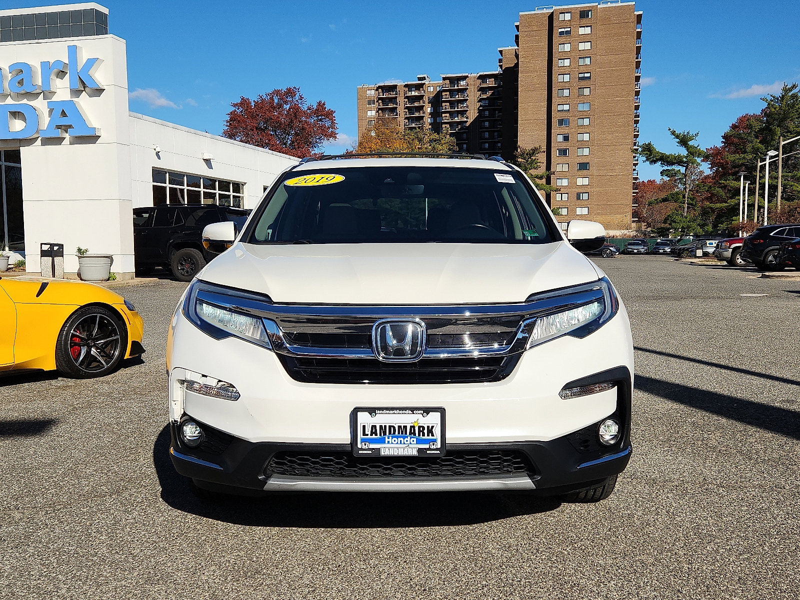 Used 2019 Honda Pilot Touring image 2