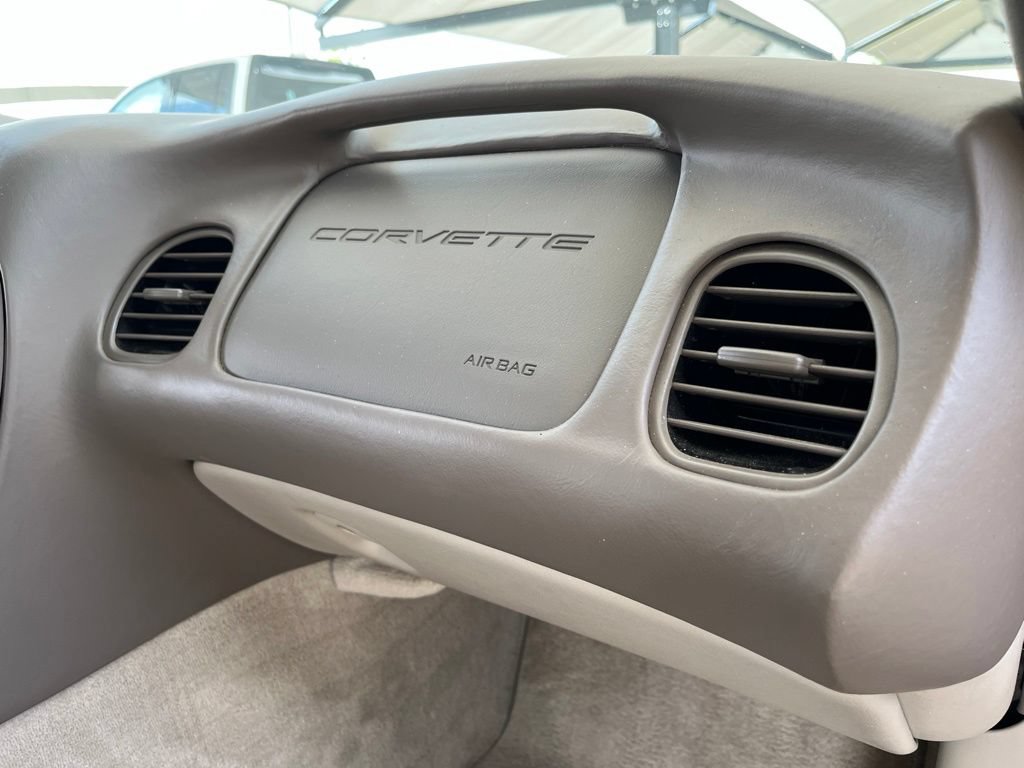 Used 2003 Chevrolet Corvette Coupe w/ Preferred Equipment Group RWD image 24
