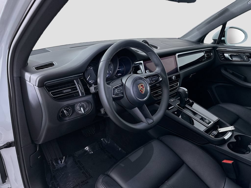 New 2025 Porsche Macan AWD/4WD image 4