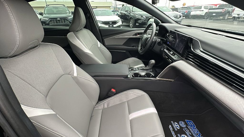 Used 2025 Toyota Camry LE image 15