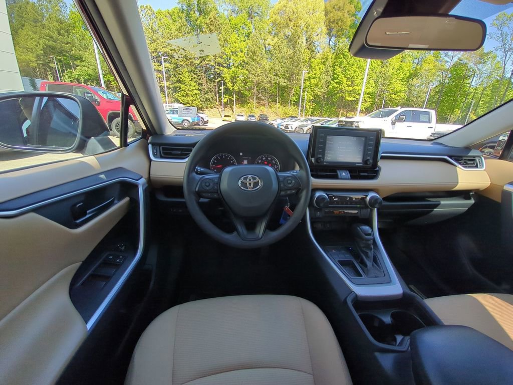 Used 2021 Toyota RAV4 LE image 29