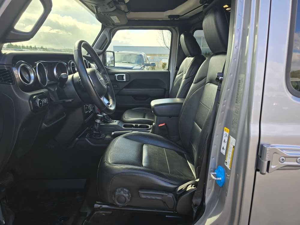 Used 2020 Jeep Wrangler Unlimited Sahara image 9