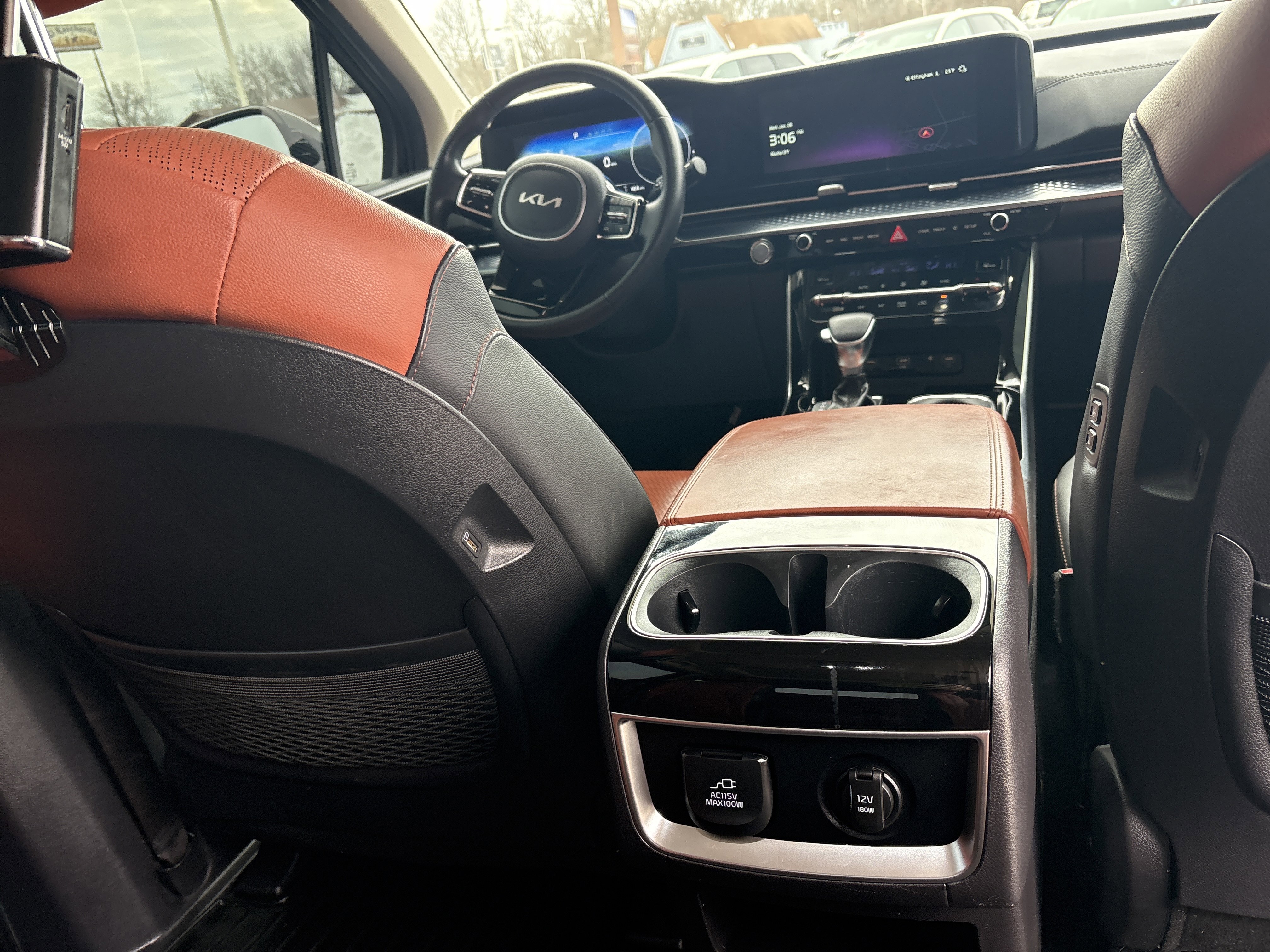 Used 2024 Kia Carnival SX Prestige image 9