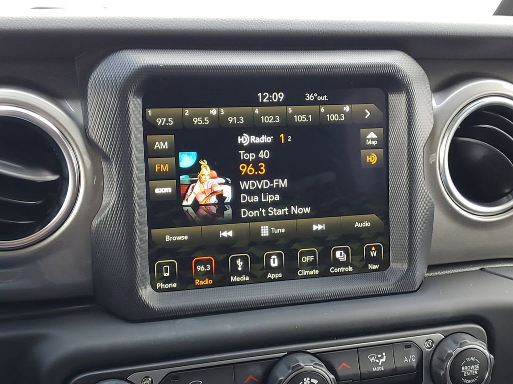 Used 2019 Jeep Wrangler Unlimited Sahara image 22