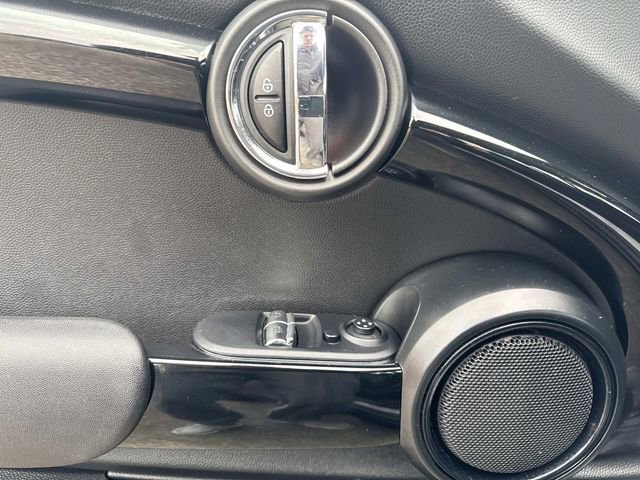 Used 2019 MINI Cooper 2-Door Hardtop w/ Storage Package image 13