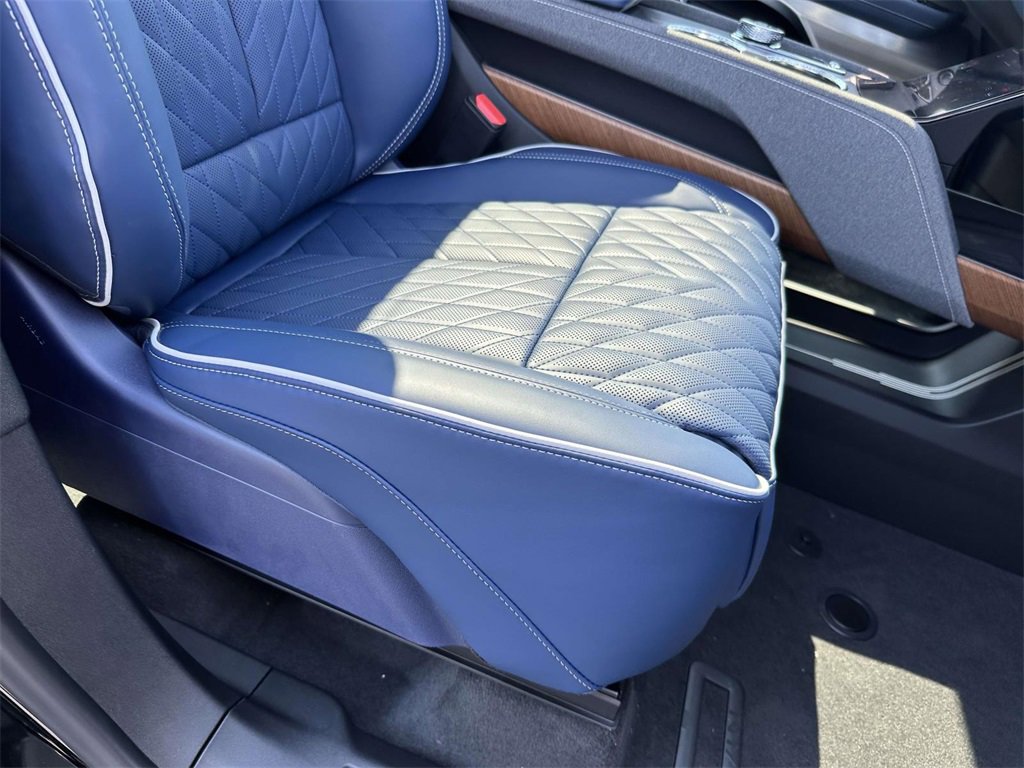 New 2026 Cadillac Vistiq Premium Luxury image 9